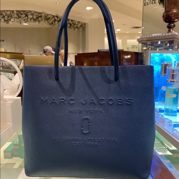 Marc Jacobs Handbags - NEW!! Marc Jacobs Logo Shopper Tote Bag